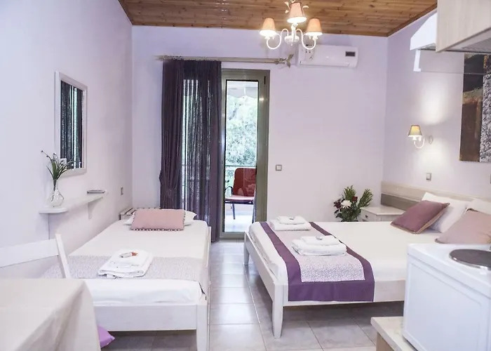 Nontas Homes 公寓 *